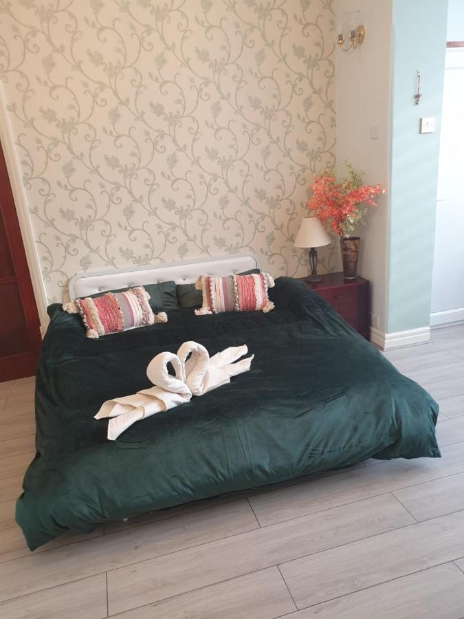 Beautiful Double En-Suite Room, Separate Entrance, Ilford, Central Line Gants Hill, Free Parking Εξωτερικό φωτογραφία