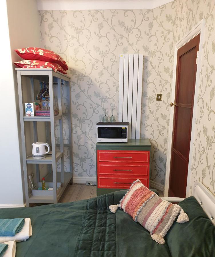 Beautiful Double En-Suite Room, Separate Entrance, Ilford, Central Line Gants Hill, Free Parking Εξωτερικό φωτογραφία