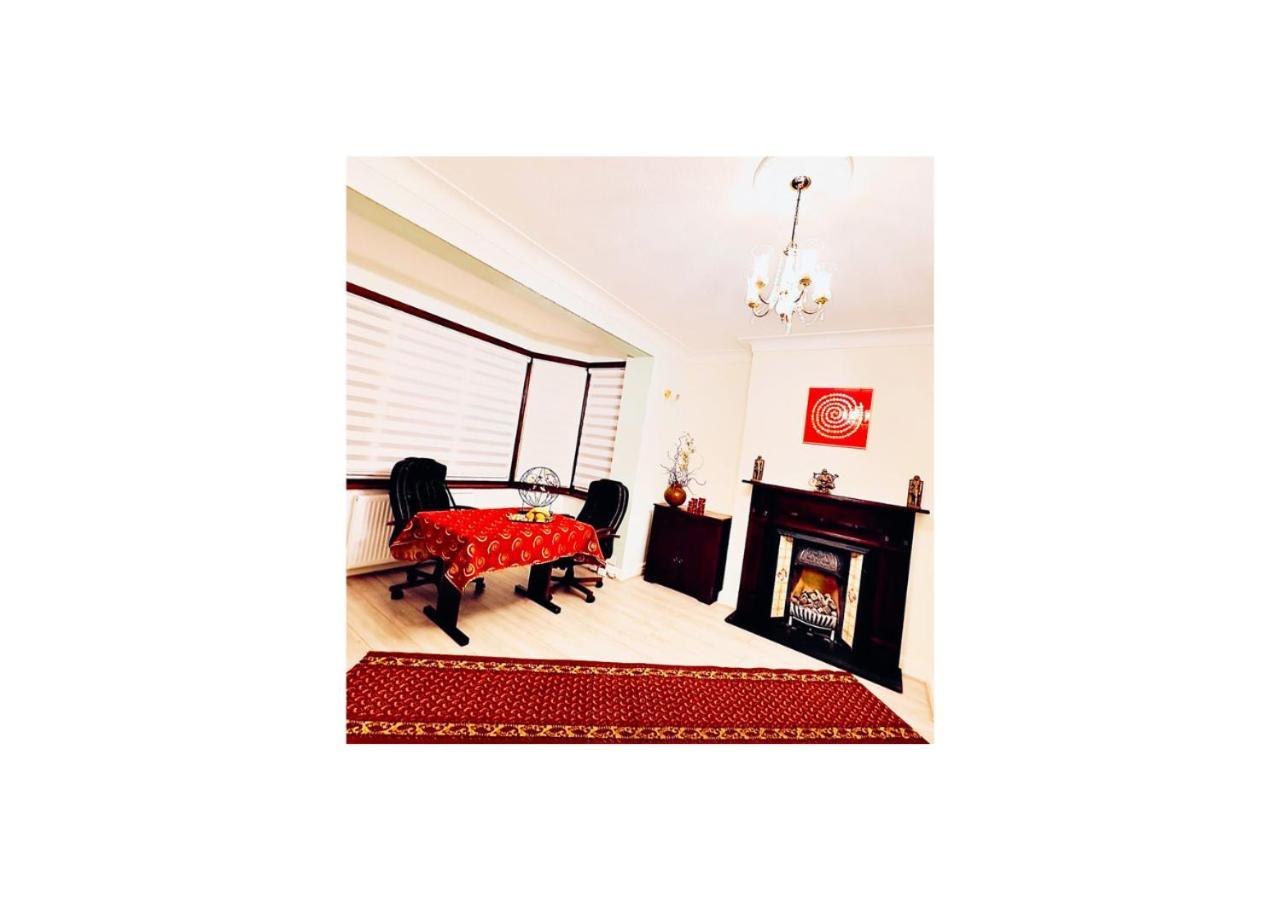 Beautiful Double En-Suite Room, Separate Entrance, Ilford, Central Line Gants Hill, Free Parking Εξωτερικό φωτογραφία